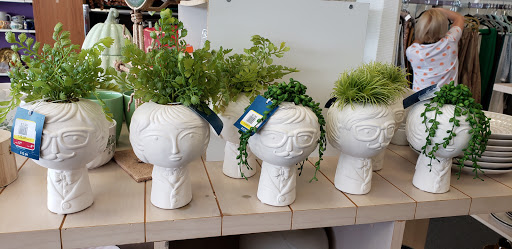 Thrift Store «WINGS Resale Store», reviews and photos, 300 W Golf Rd, Schaumburg, IL 60195, USA