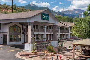Quality Inn & Suites Manitou Springs at Pikes Peak image