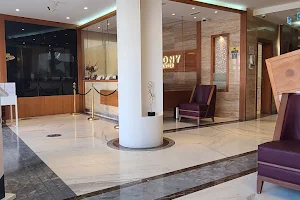 Harmony Medical Center Khalifa City مركز هارموني الطبي image