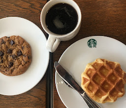 Starbucks@ Robinson Srisaman photo