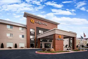 La Quinta Inn & Suites by Wyndham Elkhart image