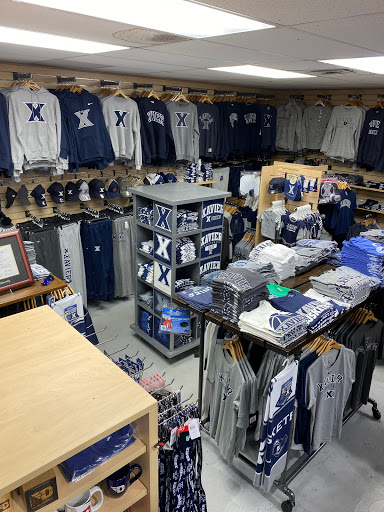 Sportswear Store «Rally House Rookwood», reviews and photos, 2705 Edmondson Rd, Cincinnati, OH 45209, USA