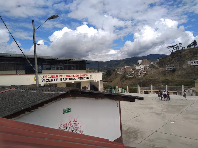 Opiniones de Escuela Vicente Bastidas Reinoso en Loja - Escuela
