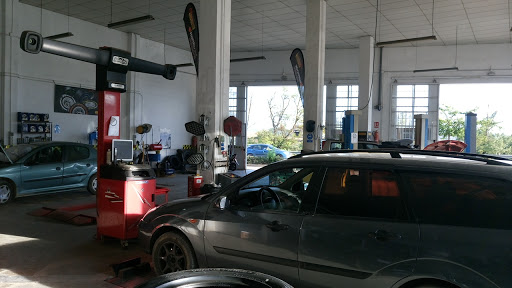 Neumaticos Y Talleres El Punto en Requena, Valencia