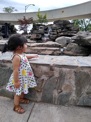 Winston Square Park - photo 48