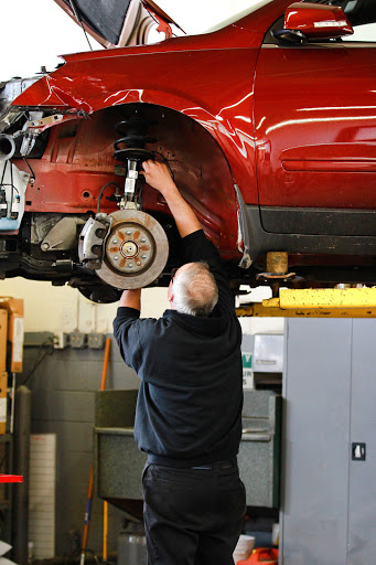 Auto Body Shop «Tallmadge Collision Center», reviews and photos, 195 Northeast Ave, Tallmadge, OH 44278, USA