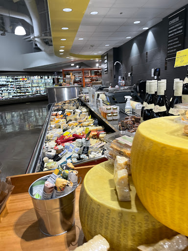 Grocery Store «Whole Foods Market», reviews and photos, 2210 Westlake Ave, Seattle, WA 98121, USA