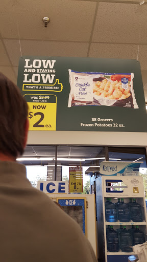 Grocery Store «Harveys Supermarket», reviews and photos, 955 S 1st St, Jesup, GA 31545, USA