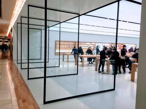 Computer Store «Apple Northbrook», reviews and photos, 1310 Northbrook Ct, Northbrook, IL 60062, USA