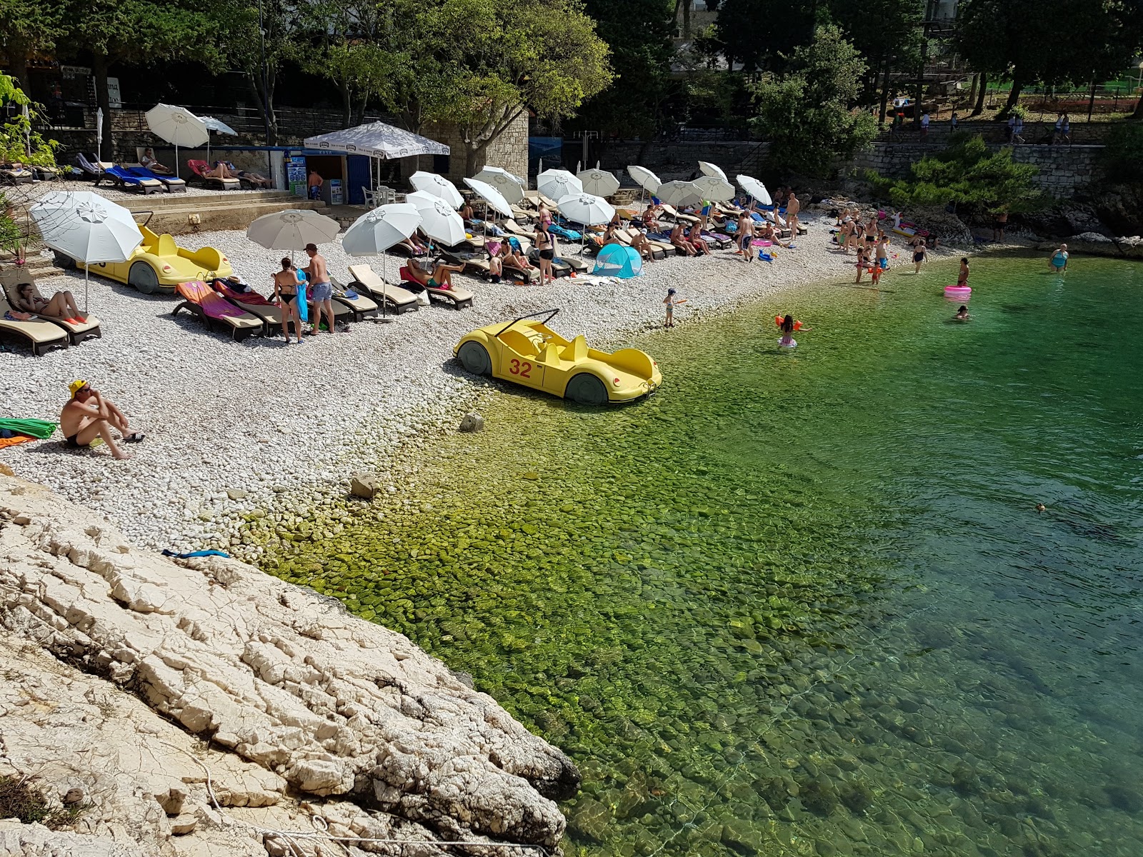 Photo de Marsal Tito beach - recommandé pour les voyageurs en famille avec des enfants