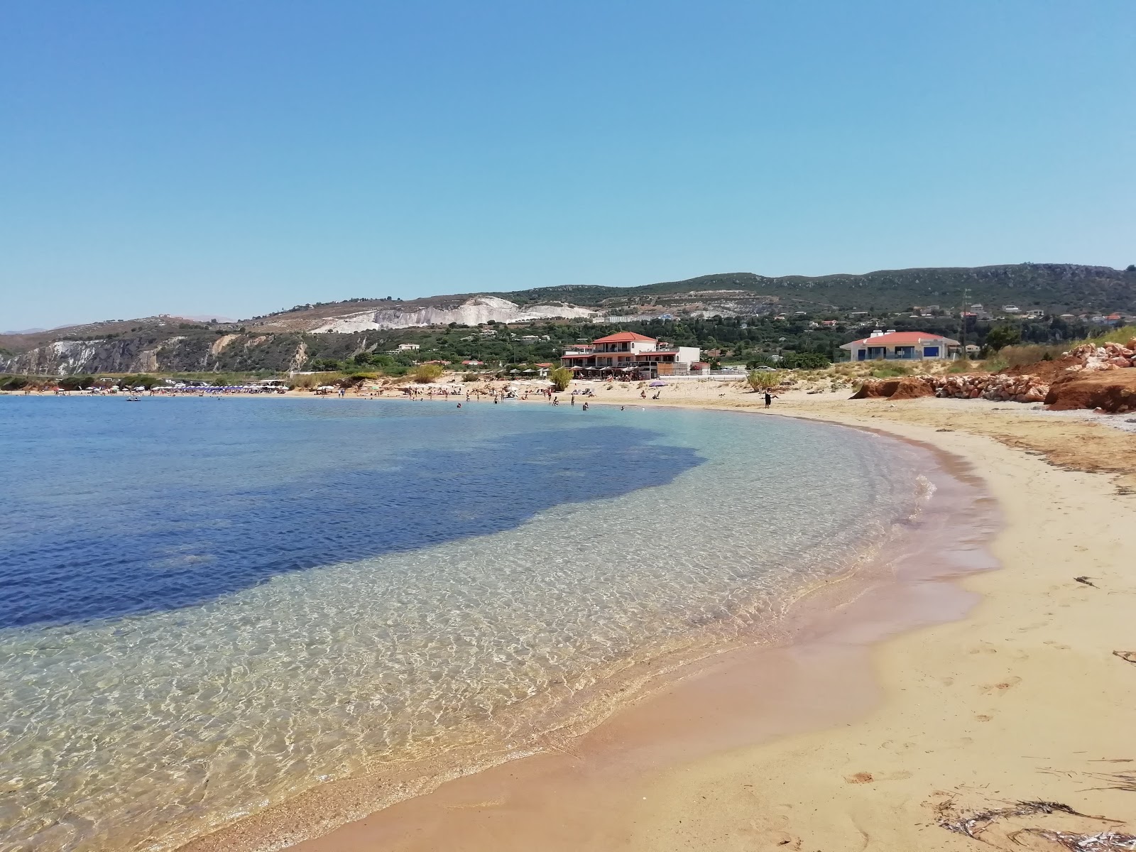 Megali Ammos'in fotoğrafı kahverengi kum yüzey ile