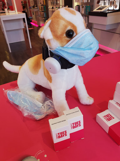 Shopping Mall «Deerbrook Shopping Center», reviews and photos, 110 S Waukegan Rd, Deerfield, IL 60015, USA