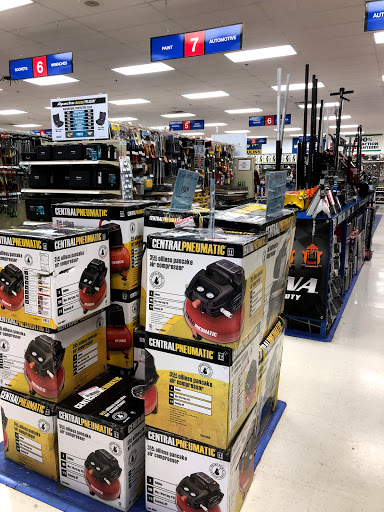 Hardware Store «Harbor Freight Tools», reviews and photos, 509 Lone Oak Rd, Paducah, KY 42003, USA