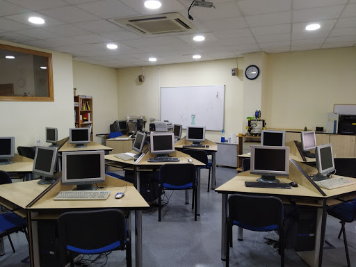 Gabinete y Academia Ayes, Centro de entrenamiento en Algeciras,Cádiz