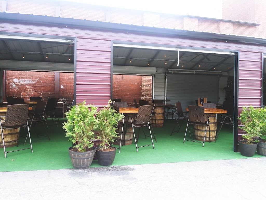 Amy's Place Bar & Grill 01027