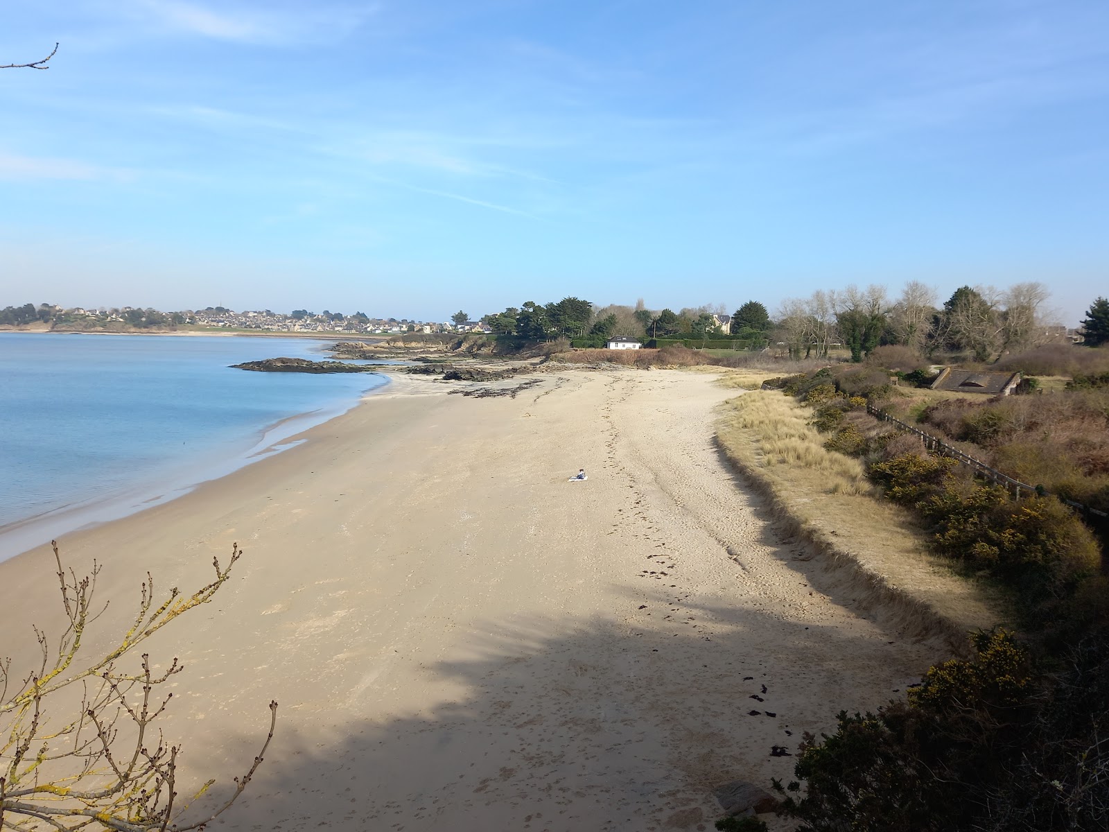 Foto von Plage du Ruet mit beiger sand Oberfläche