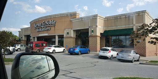 Book Store «Barnes & Noble», reviews and photos, 3055 S Glenstone Ave, Springfield, MO 65804, USA