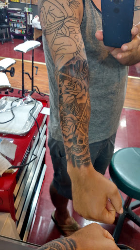 Tattoo Shop «Atlas Tattoo Studio», reviews and photos, 4543 N Albina Ave, Portland, OR 97217, USA