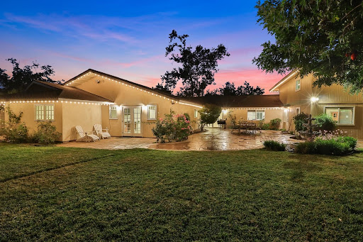 Davis Bartels Realtor image