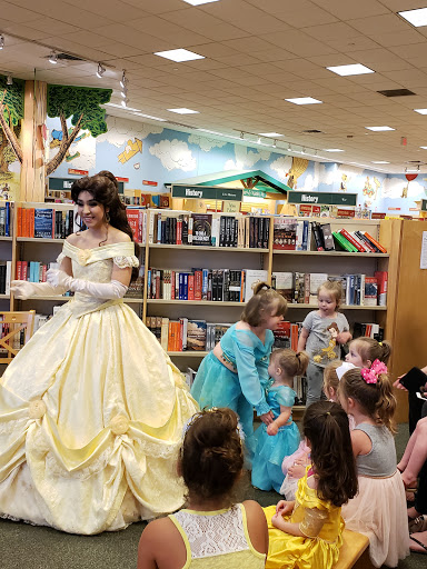 Book Store «Barnes & Noble», reviews and photos, 5380 US-14, Crystal Lake, IL 60014, USA