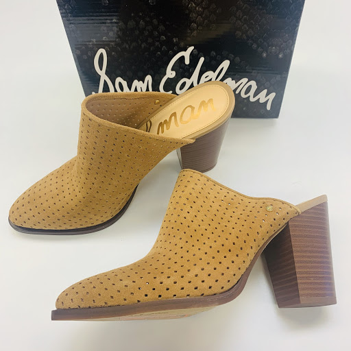 Used Clothing Store «Clothes Mentor», reviews and photos, 2701 N Mall Dr, Virginia Beach, VA 23452, USA