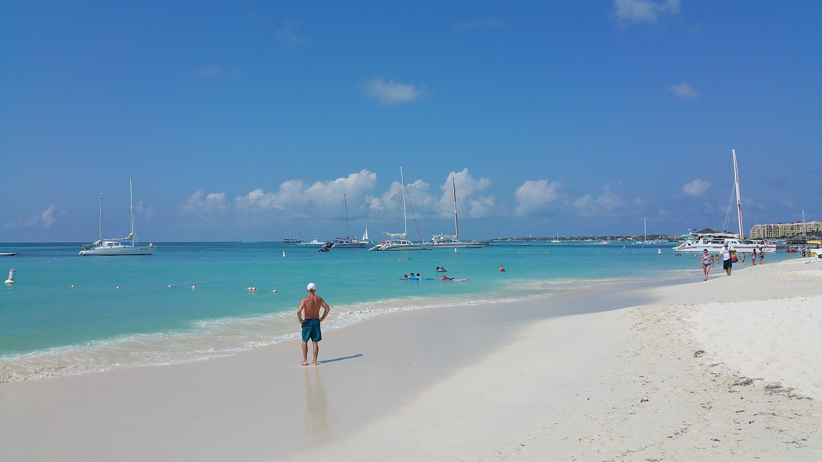 Foto di Spiaggia di Hilton Aruba con costa lunga e dritta