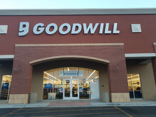Thrift Store «99th & Camelback Goodwill Retail Store & Donation Center», reviews and photos, 10005 W Camelback Rd, Phoenix, AZ 85037, USA