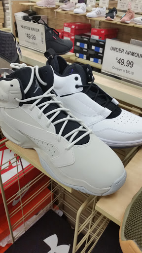 Shopping Mall «Hillcrest Shopping Center», reviews and photos, 1855 E Main St #10, Spartanburg, SC 29307, USA