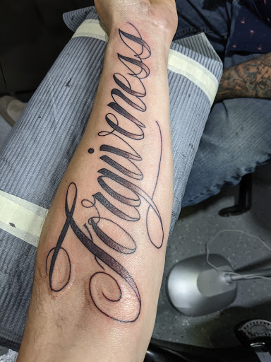 Tattoo and Piercing Shop «Miraculous Creations», reviews and photos, 387 Park Ave, Worcester, MA 01610, USA