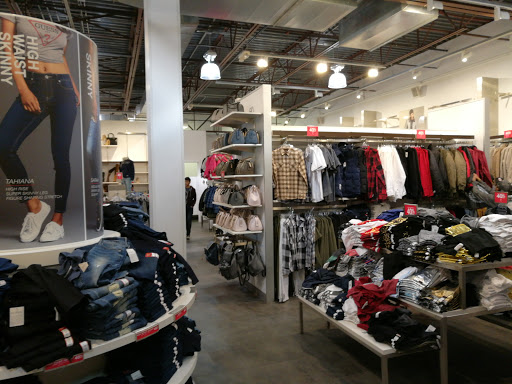 Outlet Store «Express Factory Outlet», reviews and photos, 5050 Factory Shops Blvd, Castle Rock, CO 80108, USA