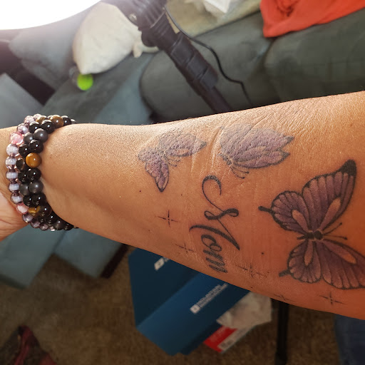 Tattoo Shop «Idle Hands Tattoo & Piercing», reviews and photos, 929 W Douglas Ave, Wichita, KS 67213, USA