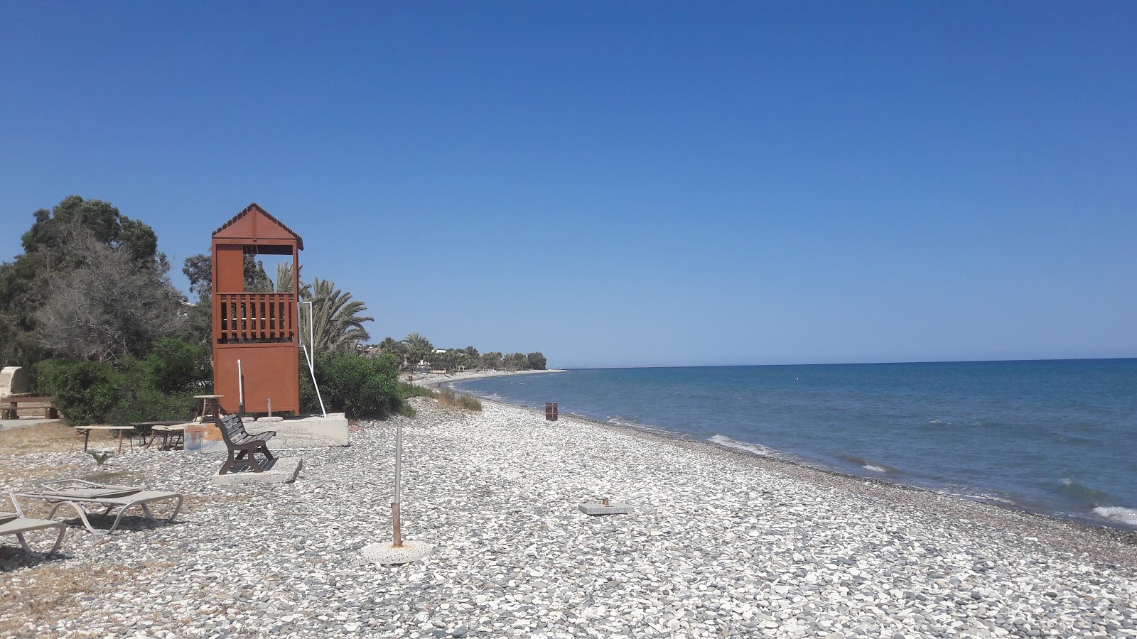 Φωτογραφία του Meneou beach και η εγκατάσταση