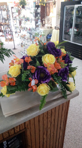Florist «Sisters Floral & Gifts», reviews and photos, 760 S State St, North Vernon, IN 47265, USA