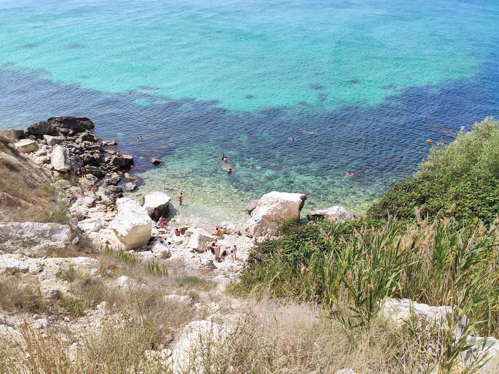 Photo de Bounty beach situé dans une zone naturelle