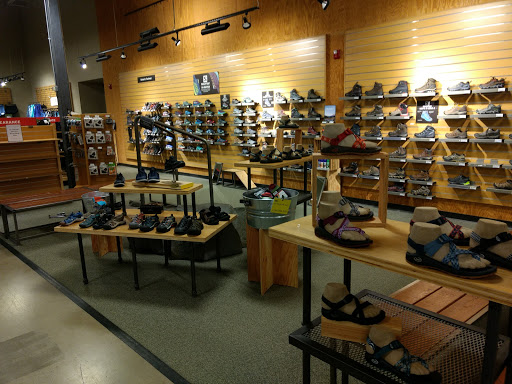 Camping Store «REI», reviews and photos, 11581 Fountains Dr, Maple Grove, MN 55369, USA