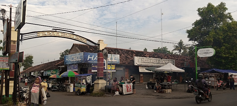 Pasar Ngoto/Triwindhu
