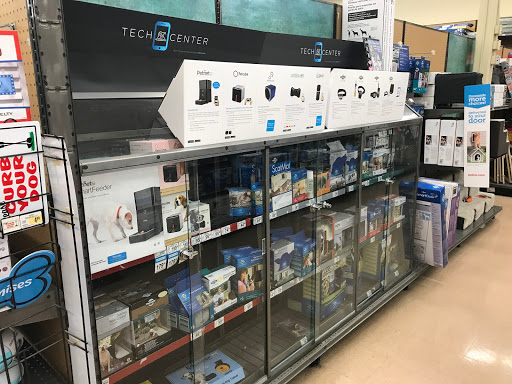 Pet Supply Store «Petco Animal Supplies», reviews and photos, 197 E Dekalb Pike #350, King of Prussia, PA 19406, USA