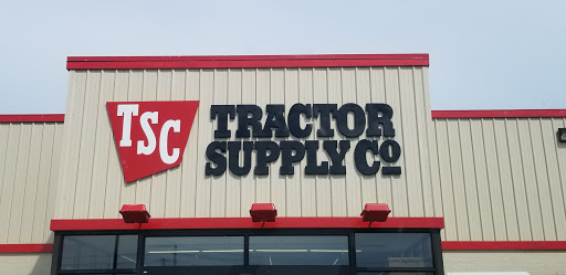 Home Improvement Store «Tractor Supply Co.», reviews and photos, 2028 N Locust Ave, Lawrenceburg, TN 38464, USA