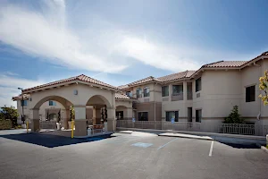 Holiday Inn Express & Suites Marina - State Beach Area, an IHG Hotel image