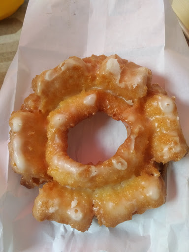 Donut Shop «Sarah Donuts», reviews and photos, 7110 McGinnis Ferry Rd c, Suwanee, GA 30024, USA