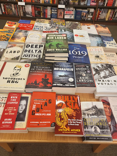 Book Store «Barnes & Noble Booksellers The Shops at River Crossing», reviews and photos, 8675 River Crossing Blvd, Indianapolis, IN 46240, USA