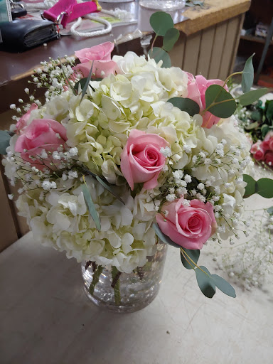Florist «Flower Peddler», reviews and photos, 38350 Garfield Rd, Charter Twp of Clinton, MI 48038, USA