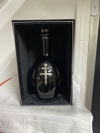 Liquor Store «D & M Liquor Store», reviews and photos, 595 Ralph David Abernathy Blvd, Atlanta, GA 30312, USA