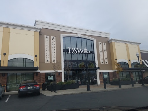 Shoe Store «DSW Designer Shoe Warehouse», reviews and photos, 17100 Southcenter Pkwy, Tukwila, WA 98188, USA