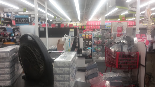 Office Supply Store «Staples», reviews and photos, 2950 Belcrest Center Dr, Hyattsville, MD 20782, USA