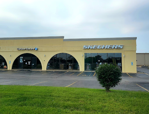 SKECHERS Warehouse Outlet