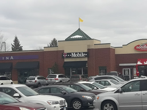 T-Mobile, 7812 Olson Memorial Hwy, Golden Valley, MN 55427, USA, 