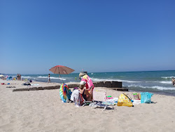 Photo de Weko Beach avec rivage droit, long