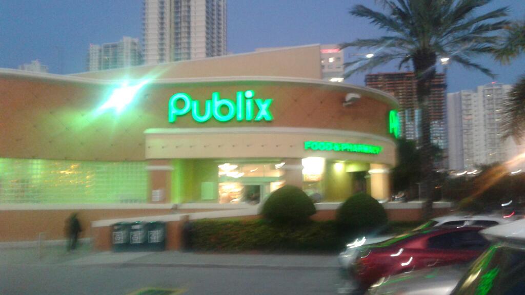 Publix Super Market at Miami River