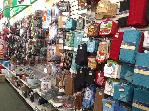 Dollar Store «Dollar Tree», reviews and photos, 4160 Lincoln Blvd, Marina Del Rey, CA 90292, USA